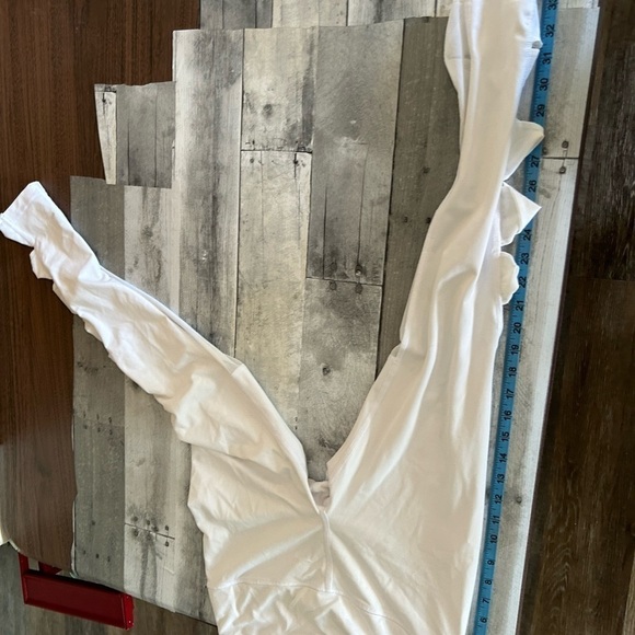 Victoria Secret Medium white leggings ankle with cutouts mess sides - Picture 3 of 6